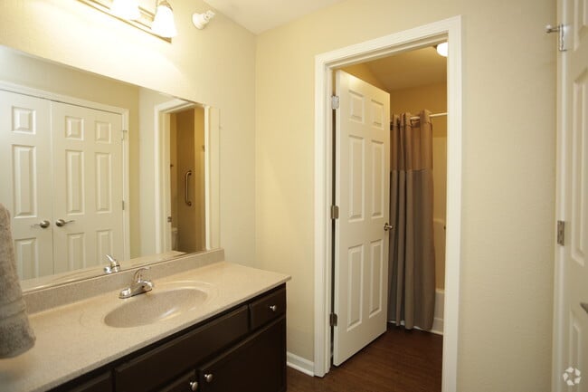 1BR, 1BA - Augusta/804 SF