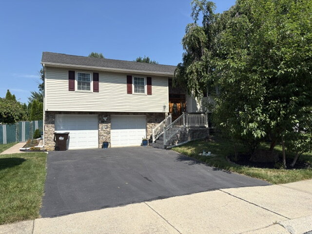 Photo - "Charming 4-Bedroom Lancaster Home with Granite Kitchen & Finished Basement Oasis!"