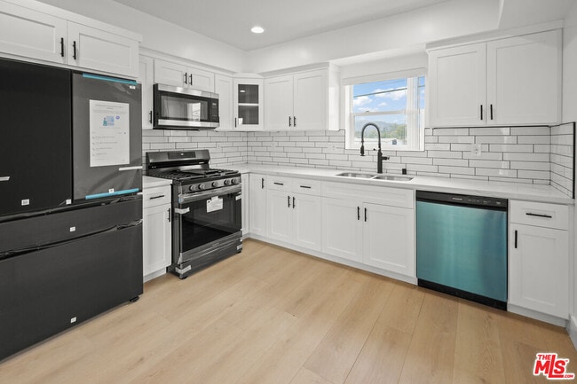 Photo - 2700 Fletcher Dr Unidad A