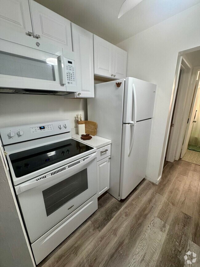 Building Photo - 113 N Lakeside Dr Unit 3 Rental