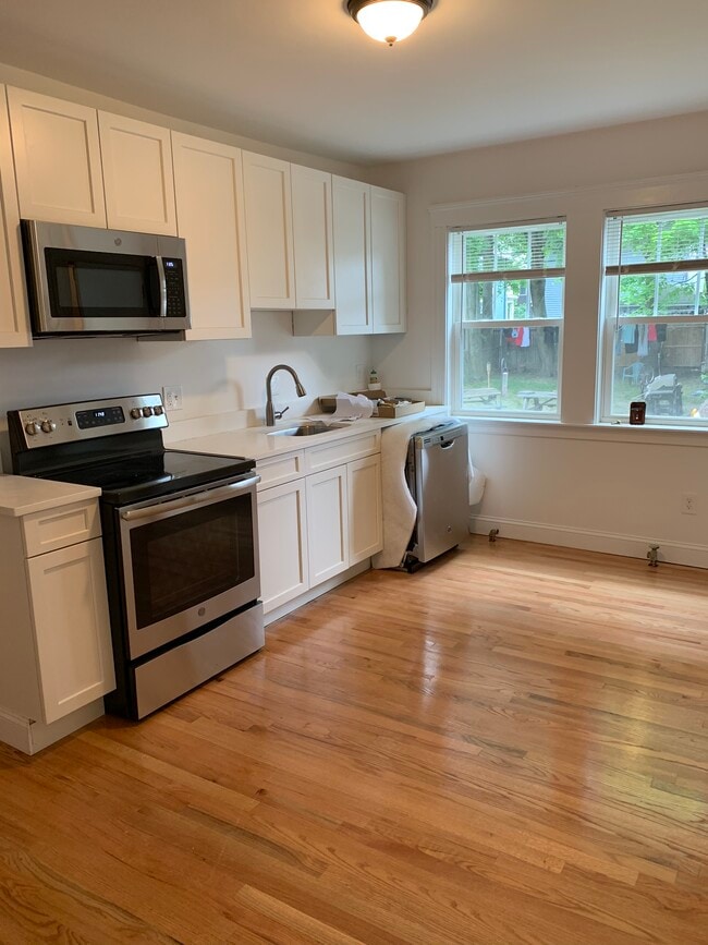 Building Photo - 21 Moraine St Unit 1