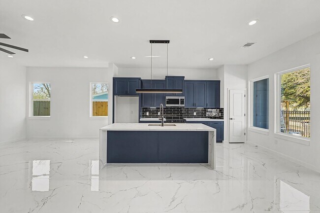 Photo - 5034 Pershing St