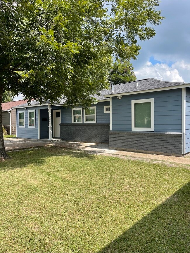 Photo - 9505 Sierra Dr