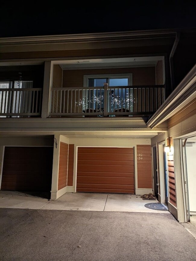 Building Photo - Bright and Spacious Condo for Rent in Downtown Verona