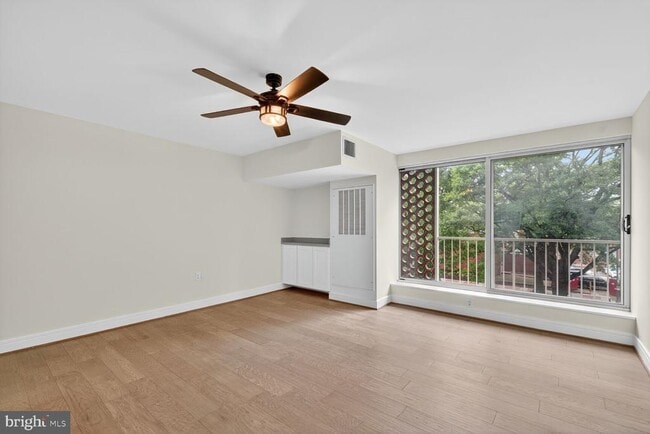 Building Photo - 800 4th St SW Unit S221