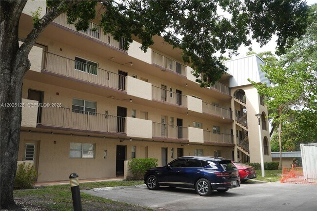 Photo - 6001 N Falls Cir Dr Unit 203