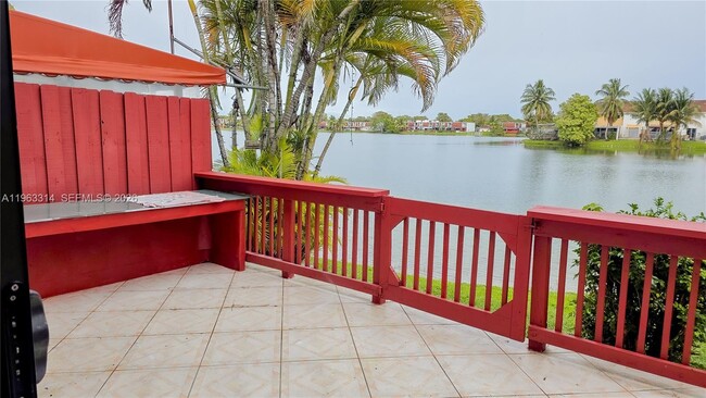 Building Photo - 317 NW 109th Ave Unit 10C