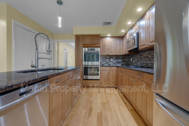 Photo - 52 Rayburn Rd