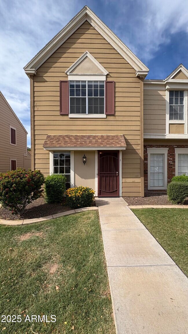 Building Photo - 18626 N 33rd Dr