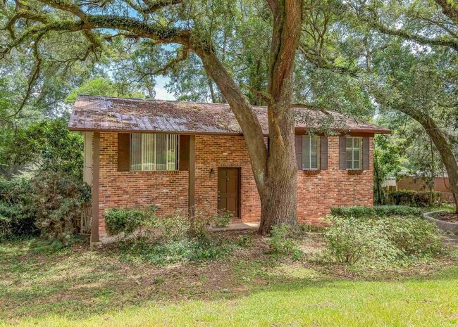Building Photo - 1802 Salmon Dr