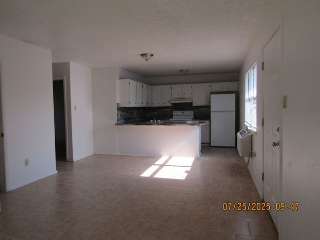 Photo - $100.00 off 1st full month's rent . Very n...