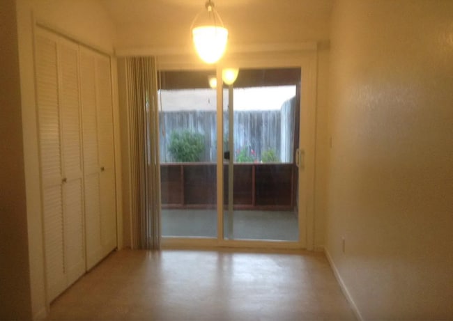 Photo - 9435 Maria Way