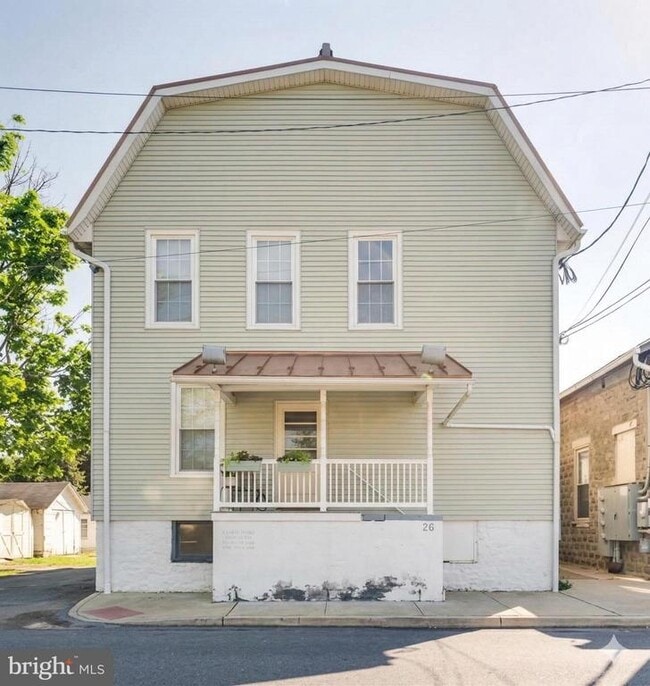 Building Photo - 26 Willow St Unit 1