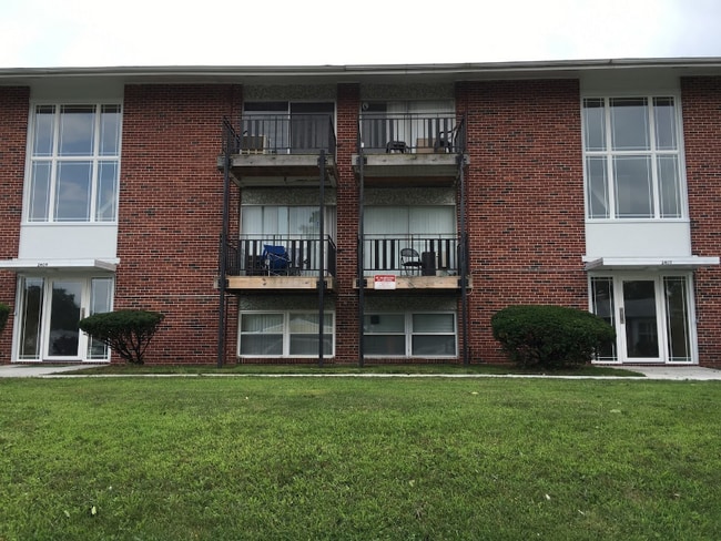 Photo - 6226 Laurelton Ave