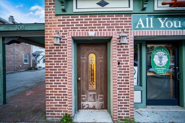 Photo - 308 Main St Unit 2