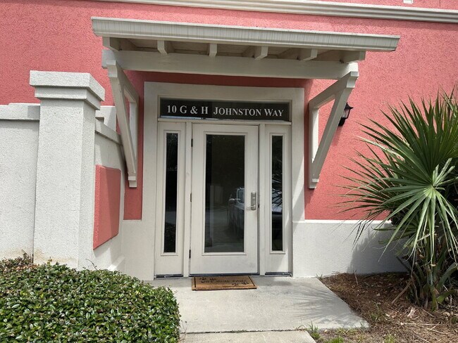 Photo - Beautiful Two Bedroom Fully Furnished Townhome Located in Bluffton Village!