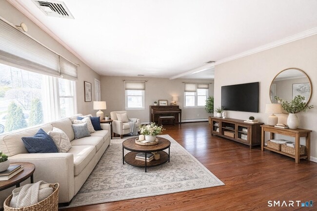 Photo - 732 Tunxis Hill Rd