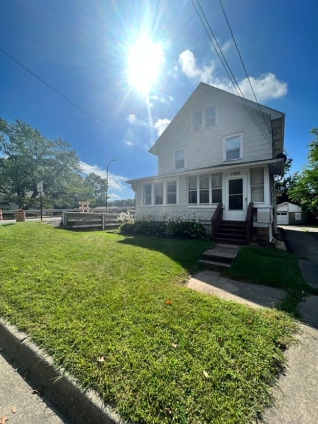 Building Photo - California Triplex Unit 2