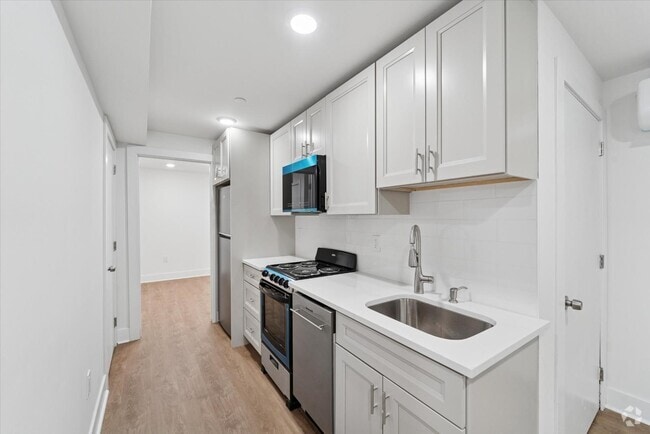 Building Photo - 812 W Roosevelt Blvd Rental