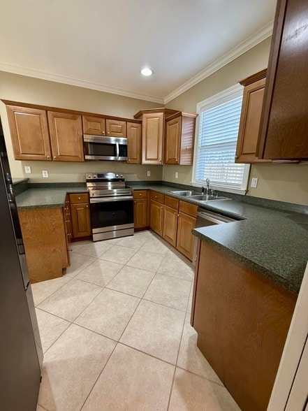 Photo - 70 Jakes Way