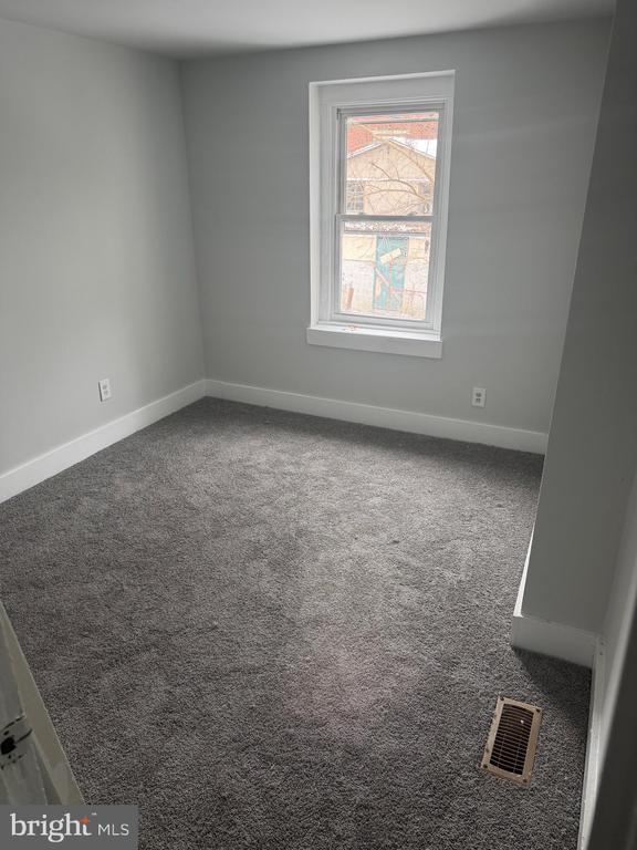 Photo - 104 W Elm St