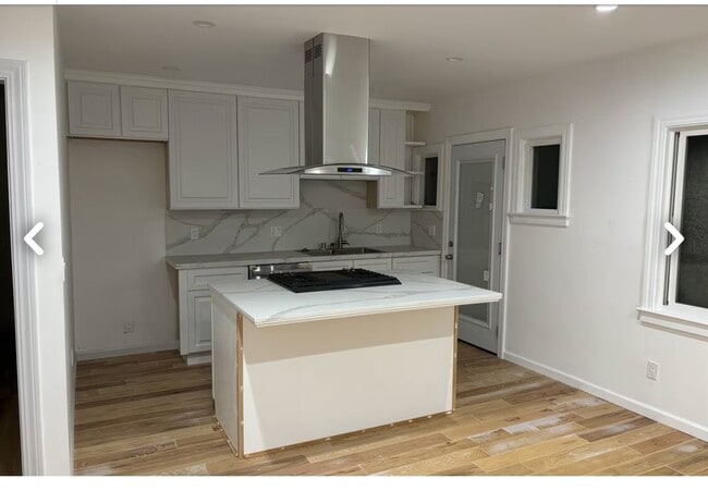 Building Photo - 1914 6th Ave Unit #4