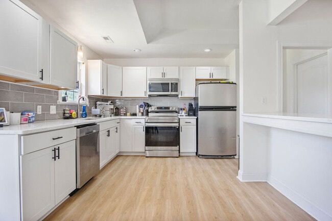 Photo - 202 Weeping Hollow Ct