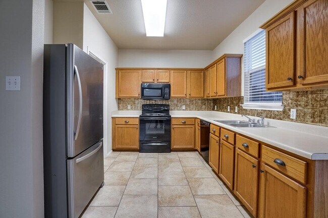 Photo - 201 Creek Ledge Dr