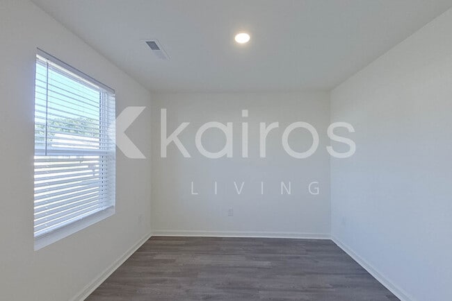 Photo - 7013 Peppermill Way