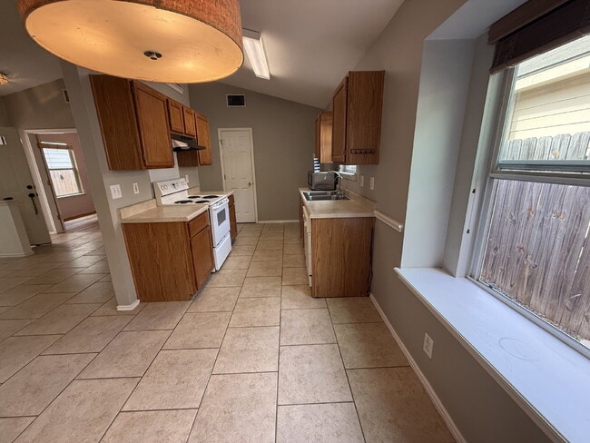 Photo - Well Maintained One-Story in Westchase | No Carpet + New Pergola + Prime Location