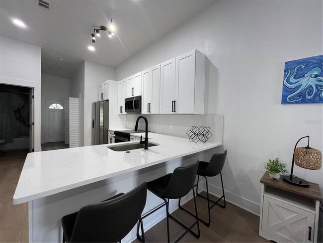 Photo - 1106 W La Salle St