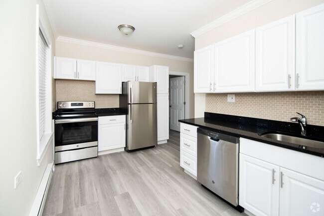 Building Photo - 648 W Roscoe St Rental