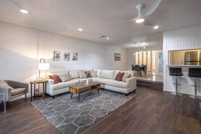Building Photo - 6710 La Costa Dr Rental