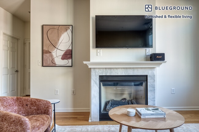 Photo - 831 Monroe St Unidad FL6-ID1005