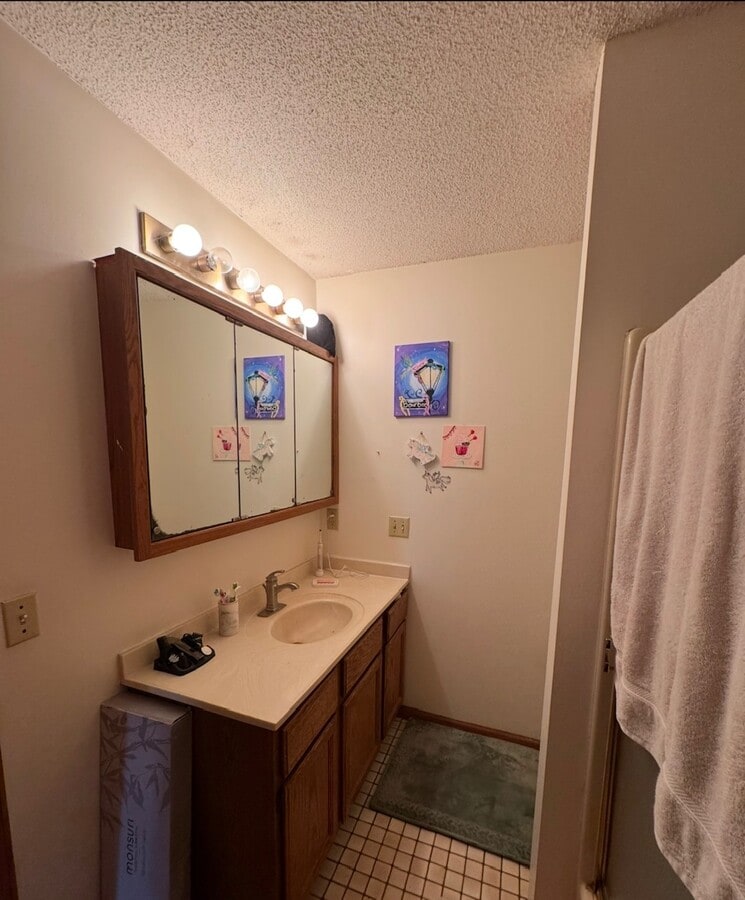 Photo - 611 6th St SE