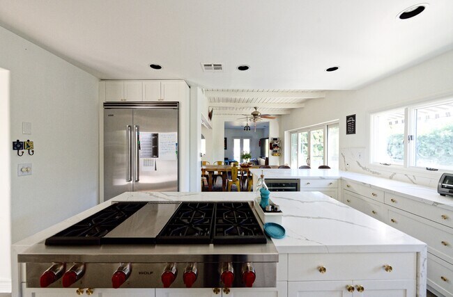 Photo - 2121 N Bronson Ave