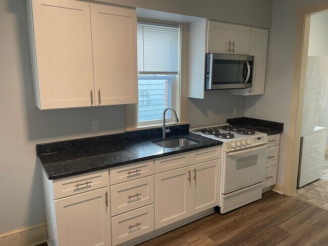 Photo - 146 E Main St