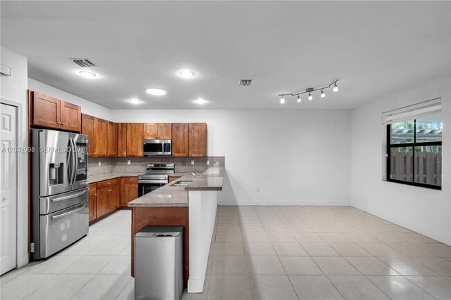 Photo - 9925 NW 10th St