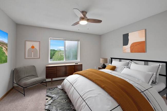 Photo - Creekside Commons Apartments