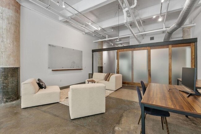 Photo - 700 N Washington Ave