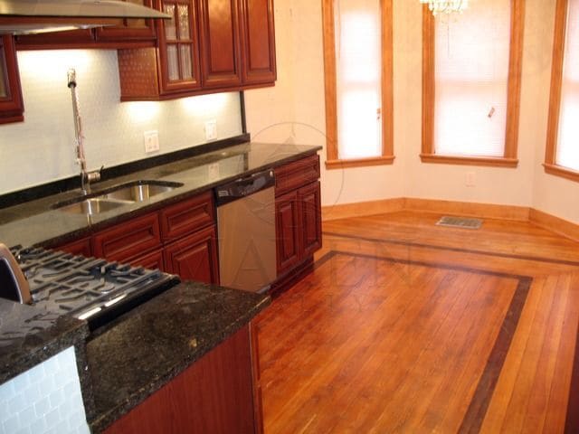 Building Photo - 32 Holyoke Rd Unit 1 Rental