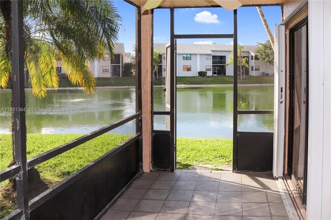 Photo - 1080 N Franklin Ave Unidad 1080B