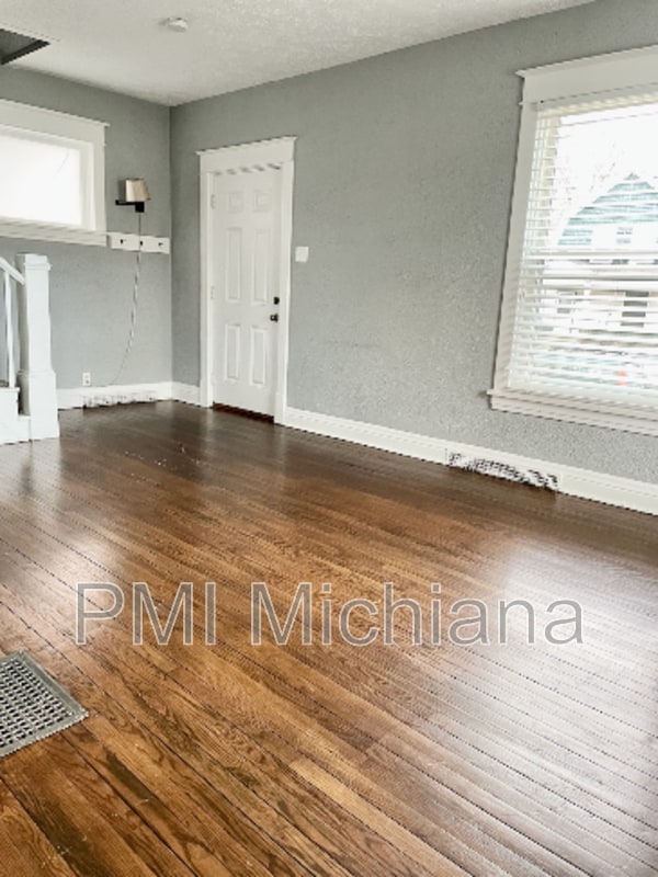 Photo - 1226 E Madison St