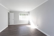 2BR, 1BA - 784 SF