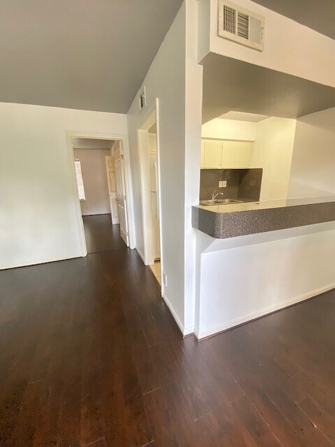 Photo - 4701 Bell St