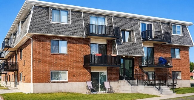 Building Photo - 176 Maple Ave Unit 3-2
