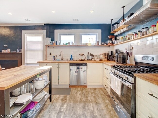 Photo - 97 La France Ave