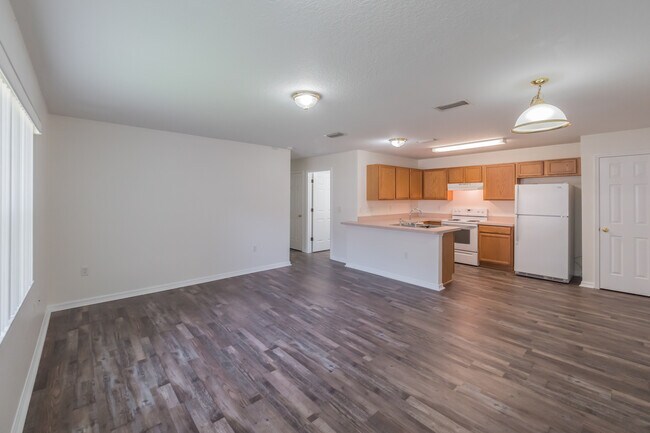 Photo - 507 Paulling Dr