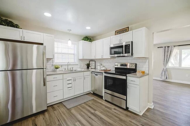Photo - 2106 Longleaf Dr