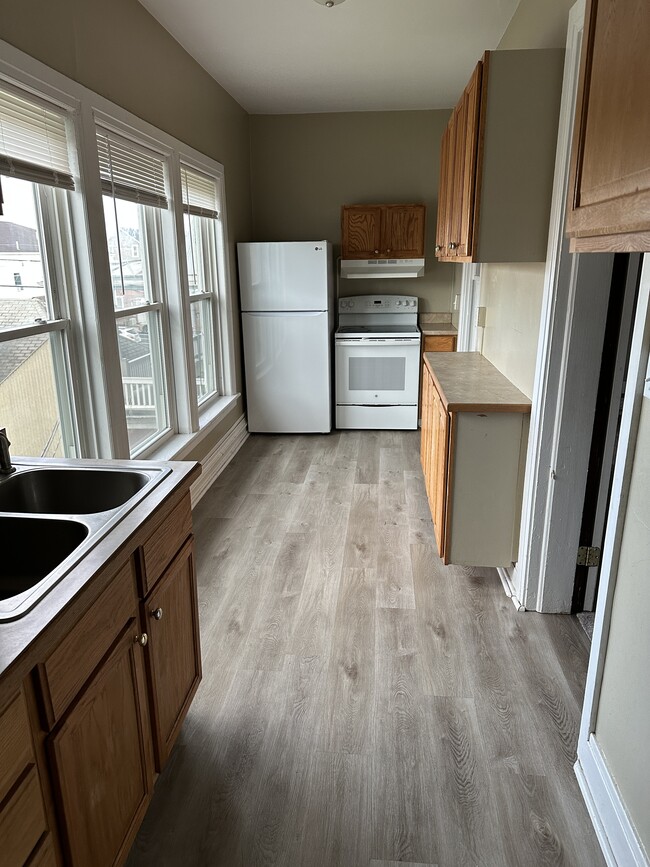 Kitchen - 47 E Cherry St Apartments Unit A